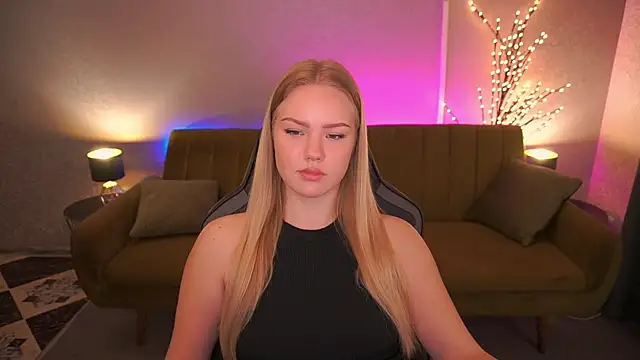 CelesteNoir online show from October 7, 6:21 am