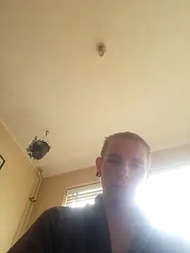 Snapshot of piercingpik chatting on February 28, 1:01 pm piercingpik online show from February 28, 1:01 pm