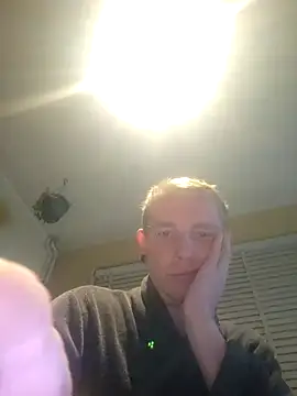 Snapshot of piercingpik chatting on March 2, 10:38 pm piercingpik online show from March 2, 10:38 pm