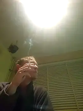 Snapshot of piercingpik chatting on March 10, 10:59 pm piercingpik online show from March 10, 10:59 pm