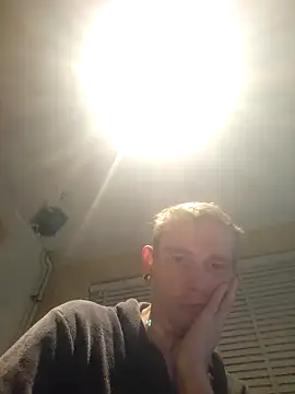 Snapshot of piercingpik chatting on March 15, 10:49 pm piercingpik online show from March 15, 10:49 pm