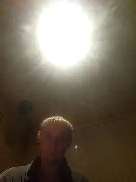 Snapshot of piercingpik chatting on March 22, 12:03 am piercingpik online show from March 22, 12:03 am