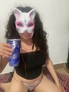 Snapshot of Lucy_YupiSweet chatting on February 12, 7:14 am Lucy YupiSweet online show from February 12, 7:14 am