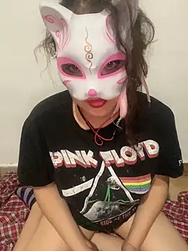 Snapshot of Lucy_YupiSweet chatting on February 13, 8:10 am Lucy YupiSweet online show from February 13, 8:10 am