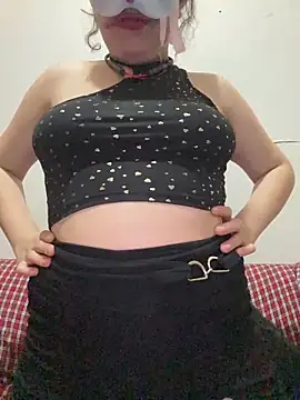 Snapshot of Lucy_YupiSweet chatting on March 13, 8:21 am Lucy YupiSweet online show from March 13, 8:21 am