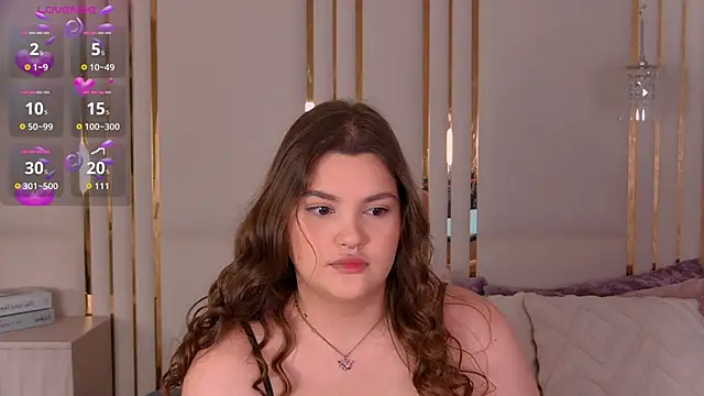 Snapshot of EmilyHyde chatting on November 3, 8:54 pm EmilyHyde online show from November 3, 8:54 pm