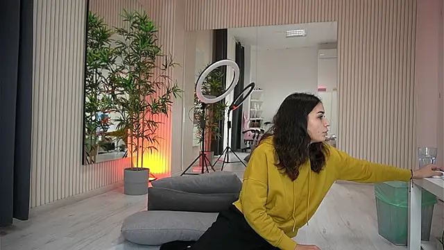 Snapshot of EmmaBlanco chatting on September 30, 7:30 pm EmmaBlanco online show from September 30, 7:30 pm