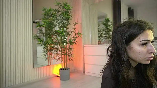 EmmaBlanco online show from March 24, 6:07 am