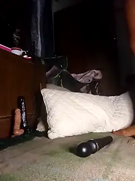 RFeltomWhitJ online show from October 22, 11:37 pm