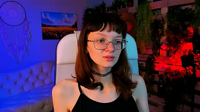 Snapshot of MollyJiggles chatting on September 19, 12:17 pm MollyJiggles online show from September 19, 12:17 pm