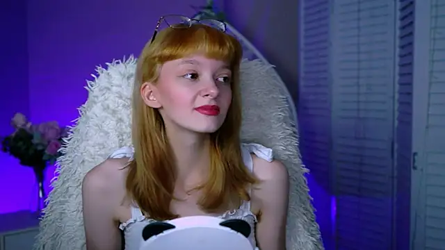 Snapshot of MollyJiggles chatting on October 5, 12:25 pm MollyJiggles online show from October 5, 12:25 pm