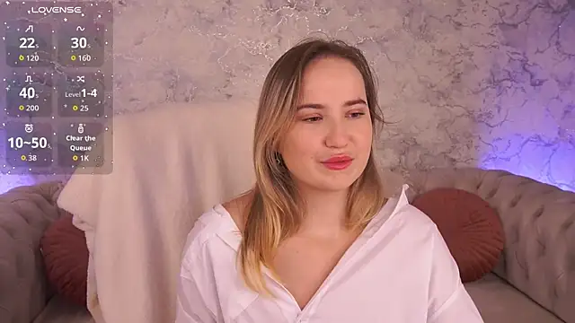 Snapshot of SofieBloom chatting on October 7, 10:51 pm SofieBloom online show from October 7, 10:51 pm