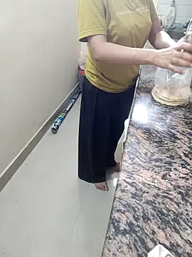 Snapshot of Pihu_Chopra chatting on October 31, 3:51 am Pihu Chopra online show from October 31, 3:51 am