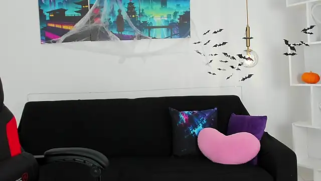 Snapshot of KiraHolli chatting on October 27, 3:10 am KiraHolli online show from October 27, 3:10 am