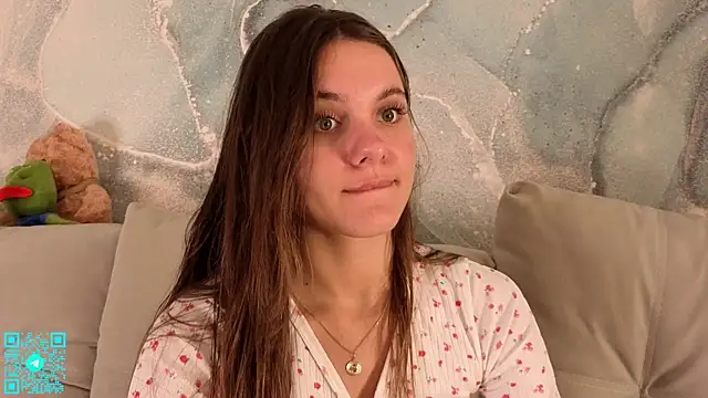 chloemilka online show from August 3, 5:06 pm