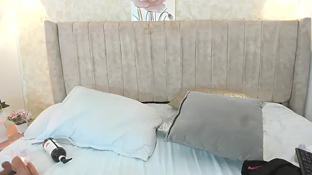 thamiina  online show from March 10, 6:46 pm