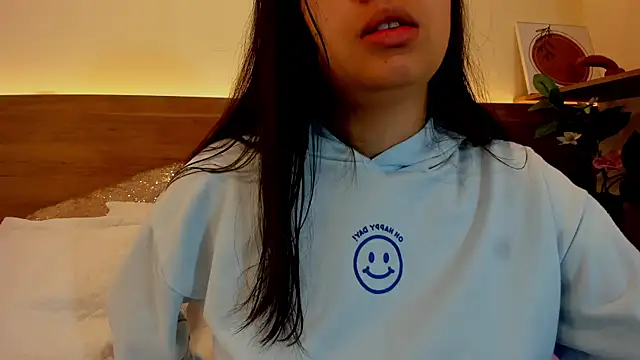 thamiina  online show from May 1, 11:37 am