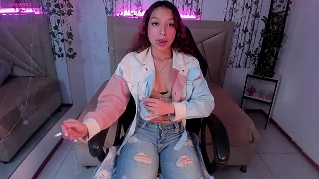 Snapshot of anna_moon11 chatting on March 12, 4:51 am anna moon11 online show from March 12, 4:51 am