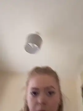 Snapshot of KaylaTrudi chatting on December 19, 3:19 pm KaylaTrudi online show from December 19, 3:19 pm