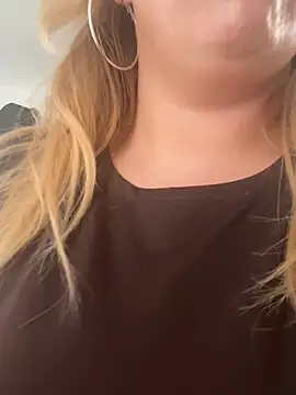 Snapshot of KaylaTrudi chatting on January 12, 1:05 pm KaylaTrudi online show from January 12, 1:05 pm