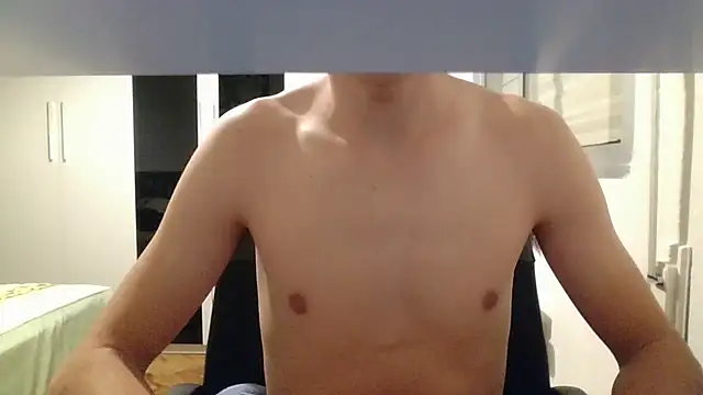 Snapshot of Alexpereezzz chatting on December 14, 8:24 pm Alexpereezzz online show from December 14, 8:24 pm