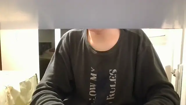 Snapshot of Alexpereezzz chatting on February 19, 12:17 am Alexpereezzz online show from February 19, 12:17 am