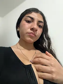 Snapshot of arieel__722 chatting on September 12, 2:33 am arieel 722 online show from September 12, 2:33 am