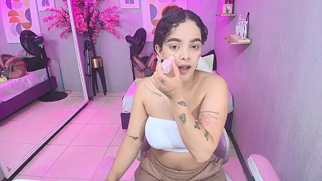Maggy t18 online show from May 21, 3:35 am