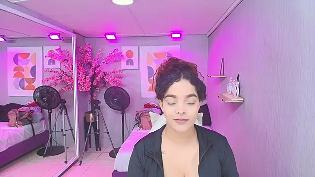 Maggy t18 online show from May 22, 3:24 am