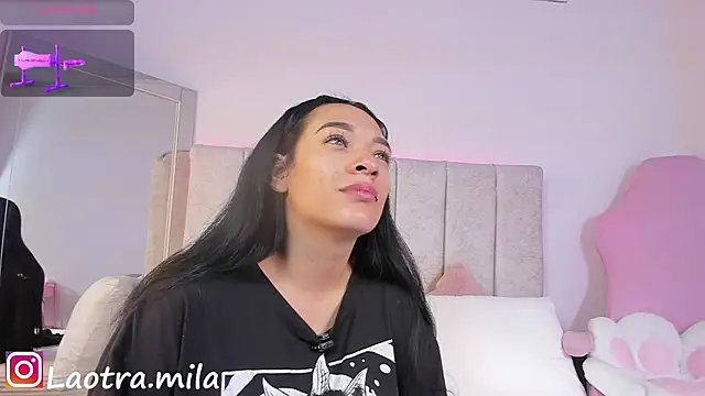 Snapshot of juliettaa_1 chatting on January 10, 12:29 pm juliettaa 1 online show from January 10, 12:29 pm