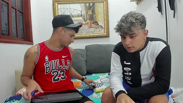 Snapshot of DavilANDkevin2 chatting on September 28, 2:17 am DavilANDkevin2 online show from September 28, 2:17 am