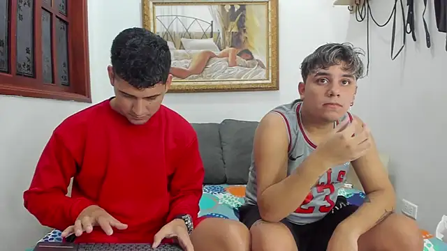 Snapshot of DavilANDkevin2 chatting on October 3, 2:19 am DavilANDkevin2 online show from October 3, 2:19 am