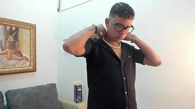 Snapshot of DavilANDkevin2 chatting on October 18, 2:14 am DavilANDkevin2 online show from October 18, 2:14 am