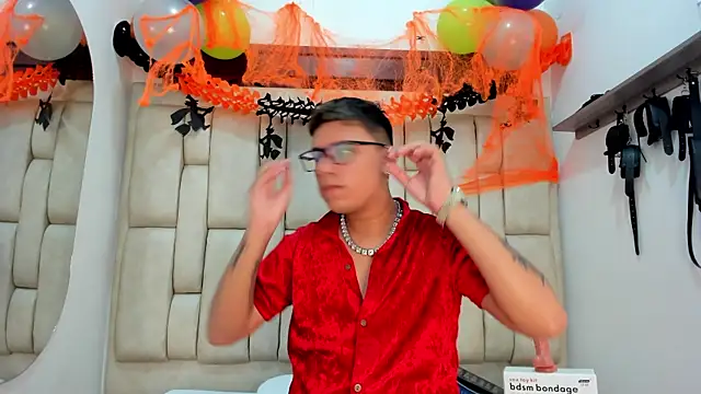 Snapshot of DavilANDkevin2 chatting on October 24, 12:08 am DavilANDkevin2 online show from October 24, 12:08 am