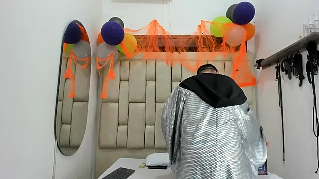 Snapshot of DavilANDkevin2 chatting on October 31, 2:01 am DavilANDkevin2 online show from October 31, 2:01 am