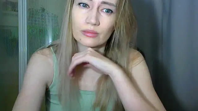 JessFoxxx online show from January 18, 4:05 am