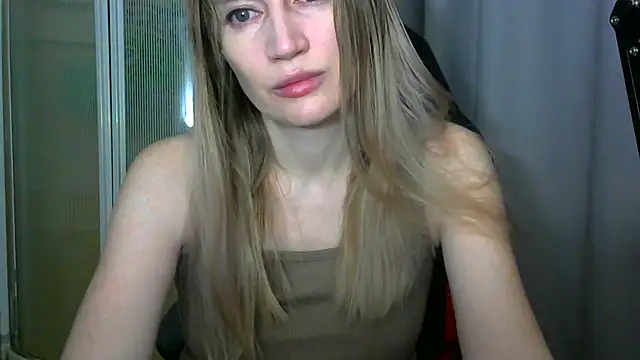 JessFoxxx online show from March 1, 3:19 am