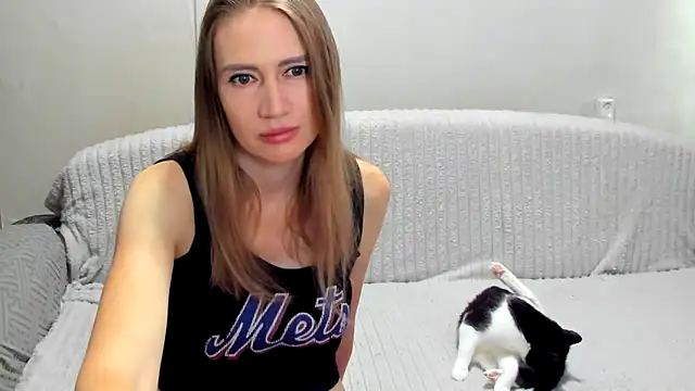JessFoxxx online show from May 13, 4:32 am