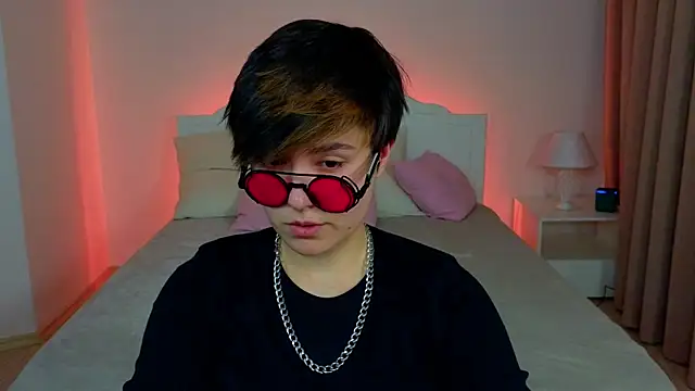 CharlieeAdams online show from September 16, 10:49 am