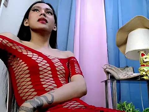 Ur latinahotpaprika online show from May 4, 1:40 pm