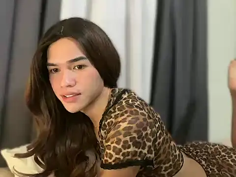 Snapshot of lusciousgirlx chatting on May 25, 8:15 pm lusciousgirlx online show from May 25, 8:15 pm