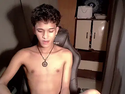 kenbigcockxx online show from November 14, 3:44 pm