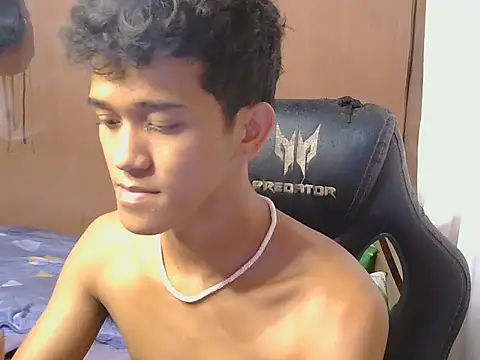 kenbigcockxx online show from December 19, 1:23 am