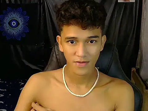 kenbigcockxx online show from February 20, 1:33 pm