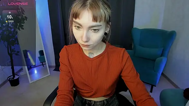 Snapshot of tattoo_art_baby chatting on October 12, 1:37 am tattoo art baby online show from October 12, 1:37 am