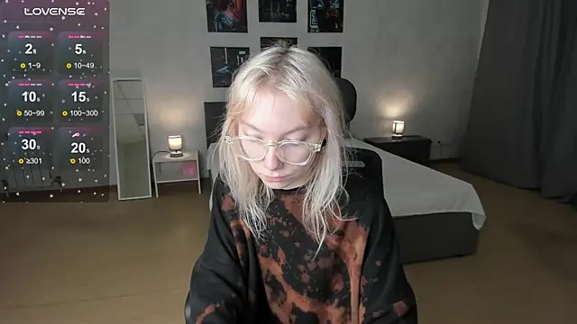 Snapshot of tattoo_art_baby chatting on December 15, 1:43 am tattoo art baby online show from December 15, 1:43 am