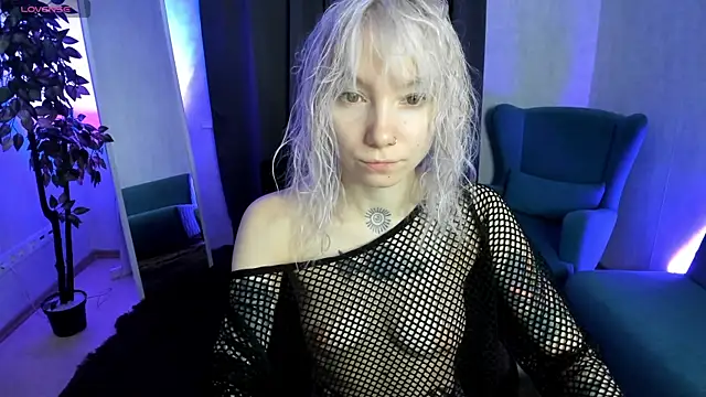 Snapshot of tattoo_art_baby chatting on January 10, 12:34 am tattoo art baby online show from January 10, 12:34 am