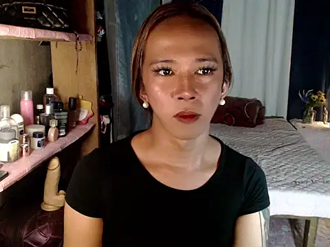 Snapshot of letsplaybeb chatting on June 8, 10:15 am letsplaybeb online show from June 8, 10:15 am