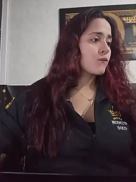 candy  fox  online show from November 8, 1:00 pm