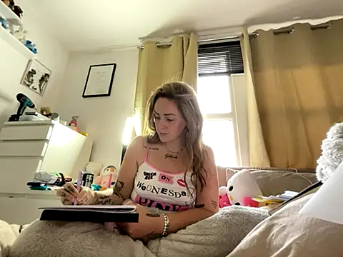 Snapshot of SofiaaBlackk chatting on November 4, 3:11 pm SofiaaBlackk online show from November 4, 3:11 pm